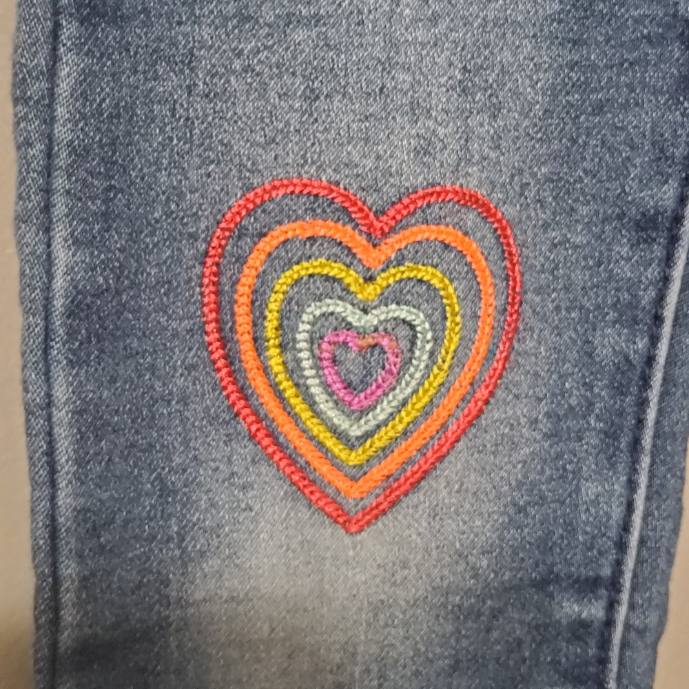Cat & Jack Blue Denim Skinny Jeans with Embroidered Heart Knee Girls Size 4T - Picture 2 of 5